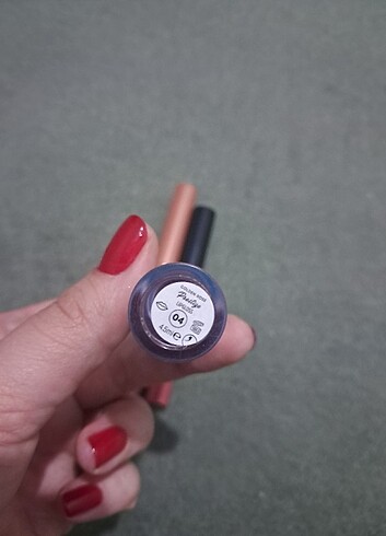 Beden Gloss Set (Lykd ve Golden Rose)