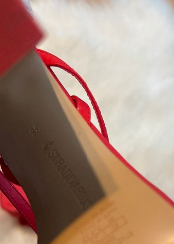 Stradivarius Kırmızı Parlak Topuklu Kadın Sandalet