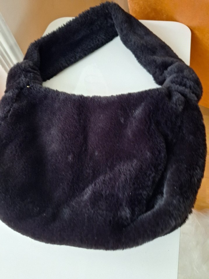 Siyah Kürklü Kadın Omuz Çantası - Görsel 3