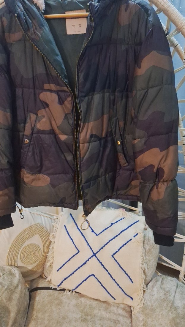 Kapüşonlu Kamuflaj Kadın Mont - Görsel 4