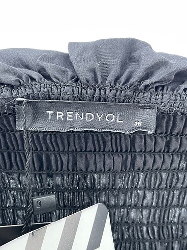 36 Beden siyah Renk Trendyol & Milla Kazak / Triko %70 İndirimli.