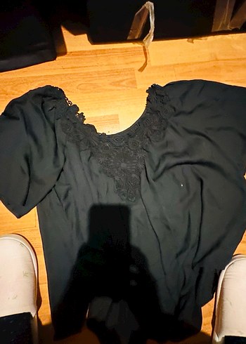 Siyah Fırfırlı Kısa Kadın Bluz - Görsel 3