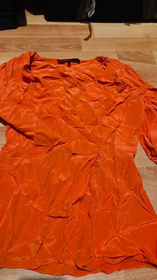 Drapeli Turuncu Keten V Yaka Kadın Bluz - Görsel 3