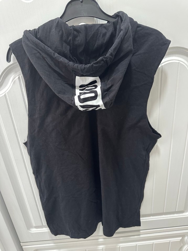 Erkek kapüşonlu sporcu atlet - Görsel 3