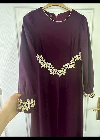 Bordo Nakışlı Uzun Kollu Uzun Elbise - Görsel 3