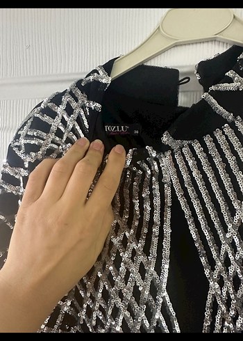 Uzun Kollu Siyah Payetli Kadın Abiye Elbise - Görsel 3