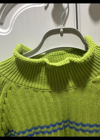 Yeşil Çizgili Boğazlı Triko Kazak - Görsel 3