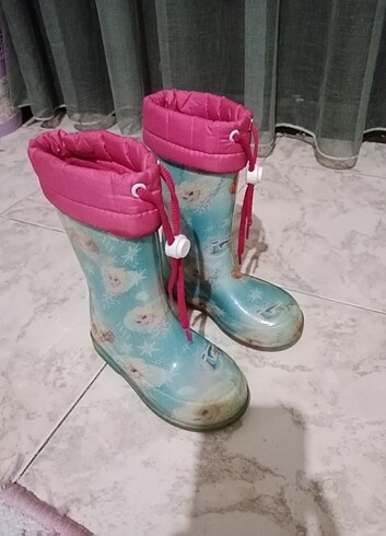 Yağmur çizmesi 