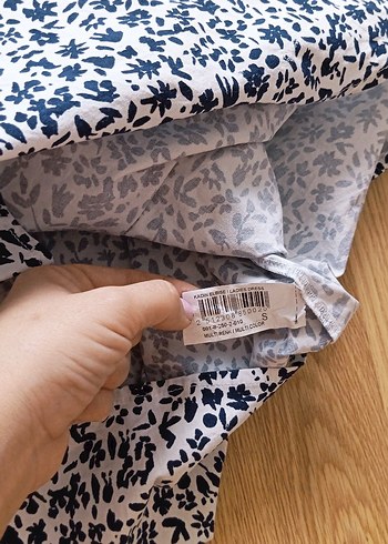 Beyaz Çiçek Desenli Uzun Kadın Elbisesi - Görsel 3