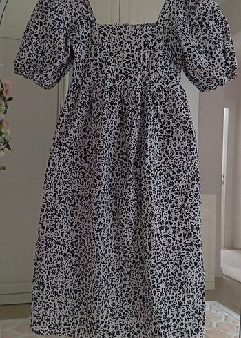 Beyaz Çiçek Desenli Uzun Kadın Elbisesi - Görsel 4