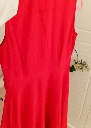 Kırmızı Kolsuz Düğmeli Midi Elbise - Görsel 5