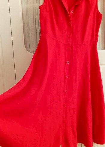 Kırmızı Kolsuz Düğmeli Midi Elbise - Görsel 4