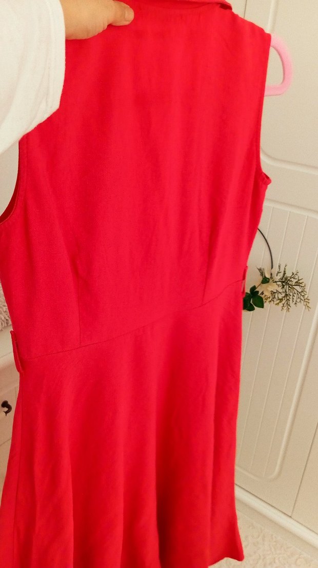 Kırmızı Kolsuz Düğmeli Midi Elbise - Görsel 5