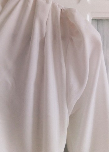 Beyaz Üstü ve Altı Altın payetli Mini Elbise - Görsel 6