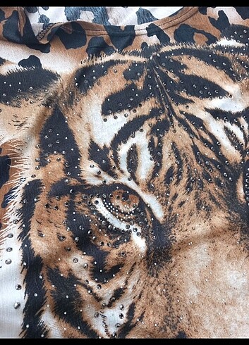 Linens Aslan baskılı tişort