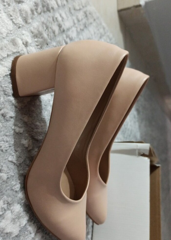 Topuklu kısa ayakkabı - Görsel 3