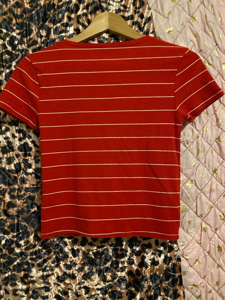 Kısa Kollu Kırmızı Çizgili Kadın Tişört - Görsel 2