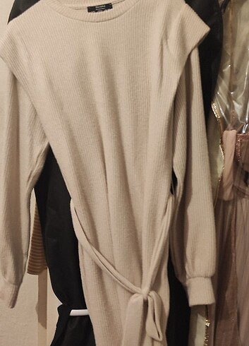 l Beden Bershka krem elbise