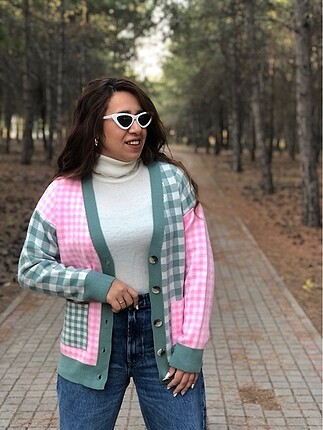 Pembe pötikare hırka