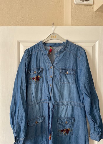 50 Beden Mavi Uzun Denim Nakışlı Elbise