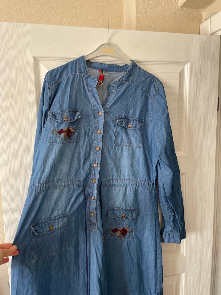 Mavi Uzun Denim Nakışlı Elbise - Görsel 3