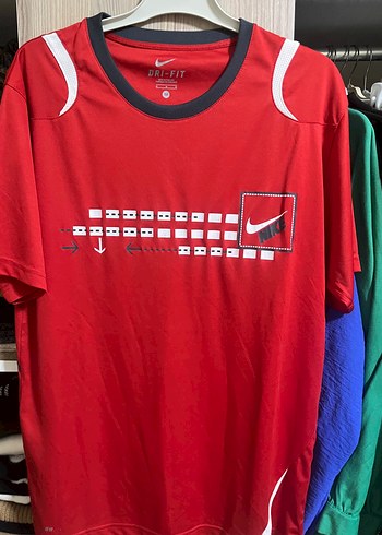 Nike Nike Dri-Fit Kırmızı Düğmeli Erkek Tişört