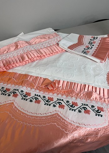 Kanaviçe işlemeli pike takımı - Görsel 2