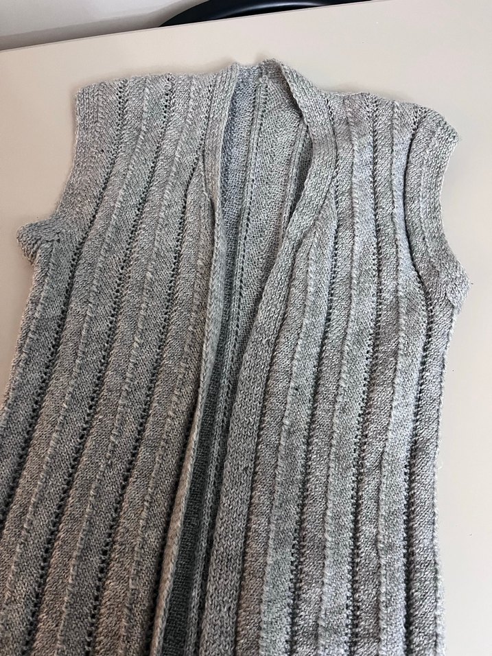 Gri Örgü Kolsuz Yelek - Görsel 2