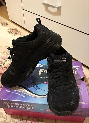 Skechers
