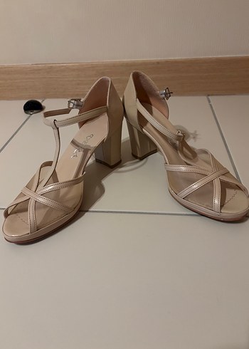 Bej Tokalı Kadın Topuklu Ayakkabı - Görsel 3