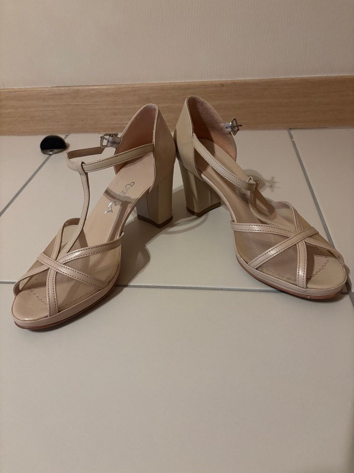 Bej Tokalı Kadın Topuklu Ayakkabı - Görsel 3