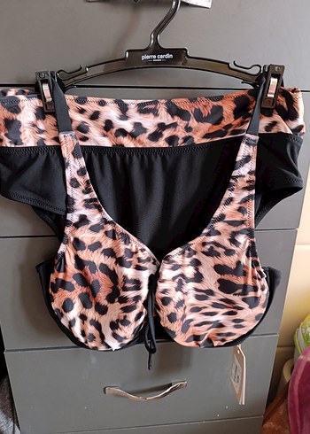 42 Beden Pierre Cardin Toparlayıcı Balenli Bikini Takımı