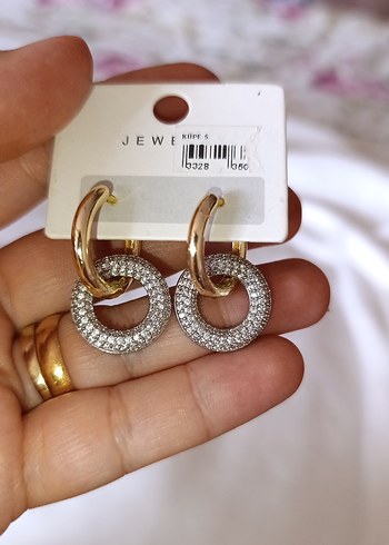 Beden Diger Altın Renk Mini Taşlı Küpe