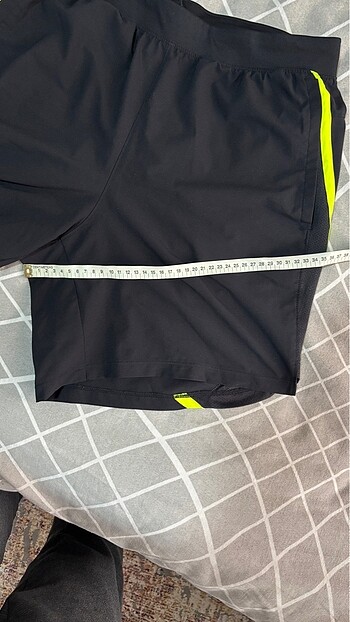 l Beden siyah Renk Under armour orjinal şort