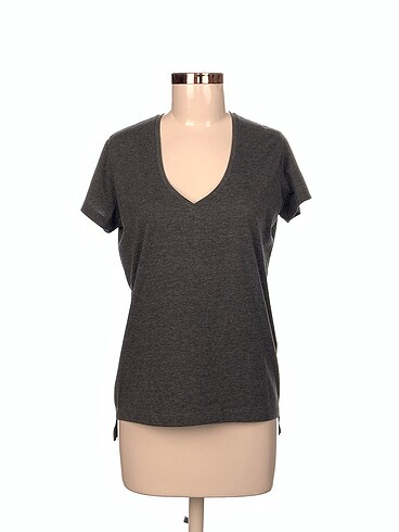 Zara T-shirt %70 İndirimli.