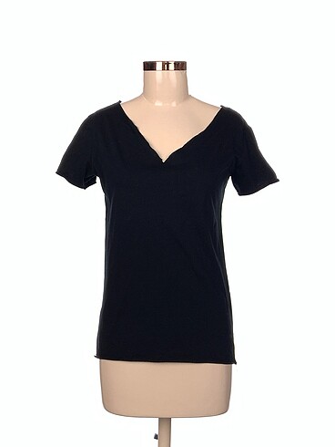 Diğer T-shirt %70 İndirimli.