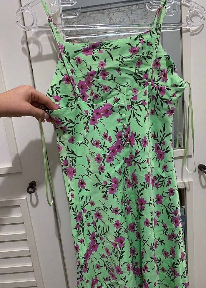 ÇİÇEKLİ SATEN ELBİSE - Görsel 4