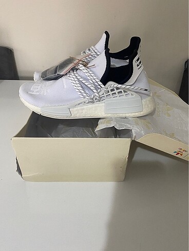 42,5 Beden Adidas ULTRABOOST NMD HU PHARREL SERİSİ