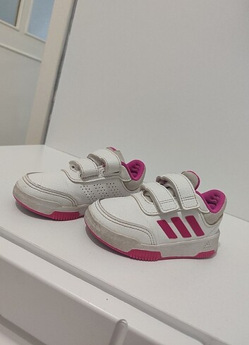 23 Beden Adidas çocuk spor ayakkabı
