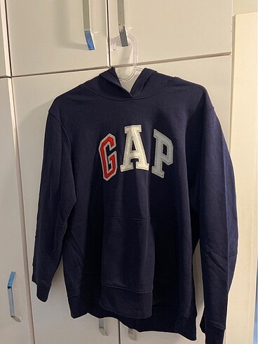 Gap sweatshirt