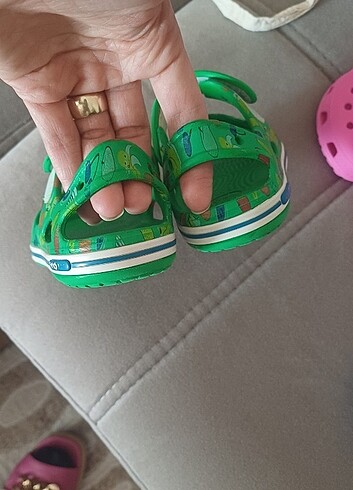 24 Beden yeşil Renk Çok yeni crocs sandalet 23 24