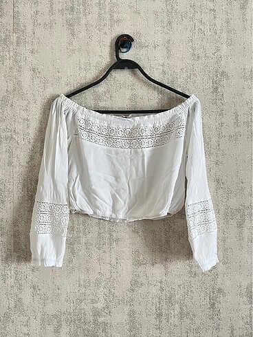 H&M Omzu Açık Beyaz Bluz