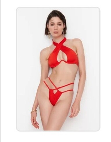 Kırmızı bikini