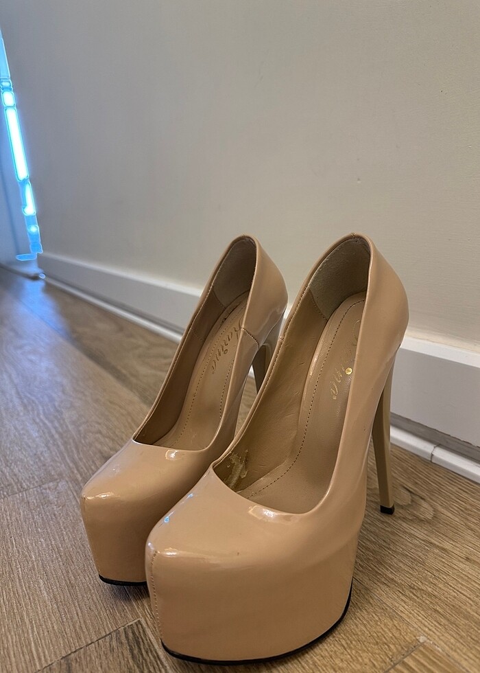 Pudra rengi gizli platformlu topuklu - Görsel 2