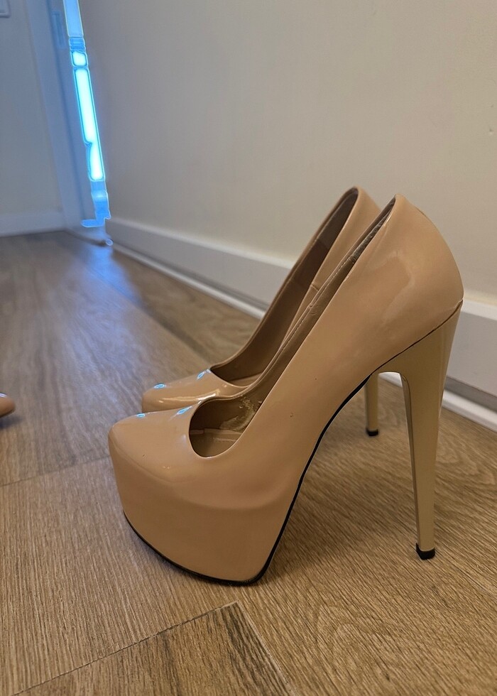 Pudra rengi gizli platformlu topuklu - Görsel 4