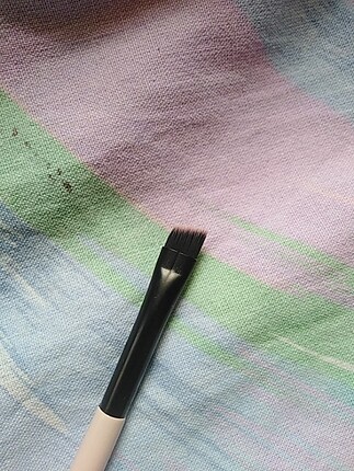 Missha Eyeliner fırçası 