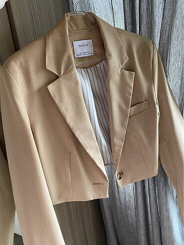 Bershka crop blazer