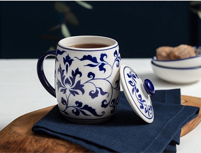 Beden Madame Coco kapaklı mug kupa