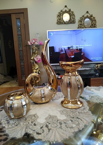Diğer Parlak Altın Renkli Dekoratif Vazo Seti