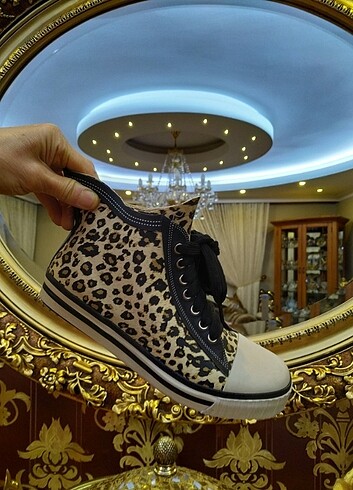 Converse modelli leopar desenli yağmur botu 37 numara hiç kullan